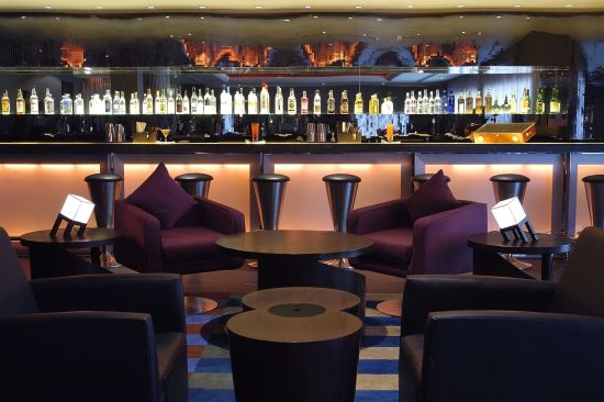 The Claridges in Delhi: Aura - The Vodka Bar