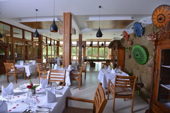 Popa Garden Resort in Bagan:  Sandague Restaurant
