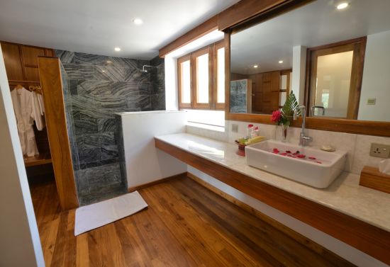 Popa Garden Resort in Bagan:  Deluxe Balcony | Bathroom