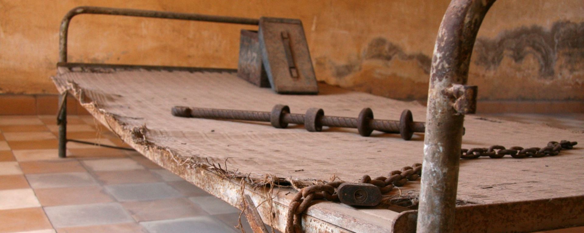 Tuol Sleng & Killing Fields in Phnom Penh: Phnom Penh Tuol Sleng