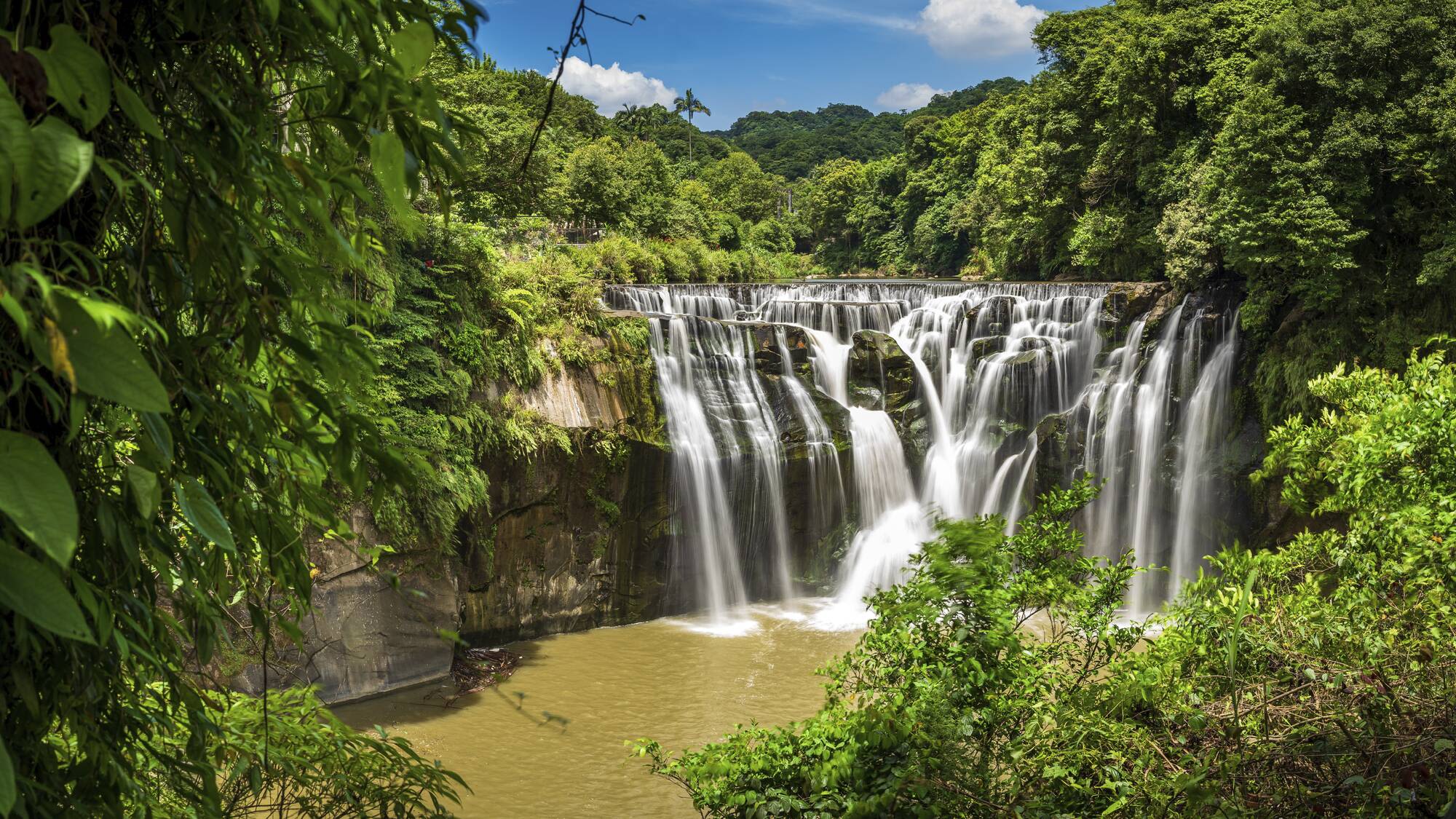 Natur & Kultur im Norden in Taipei: Shifen Waterfall