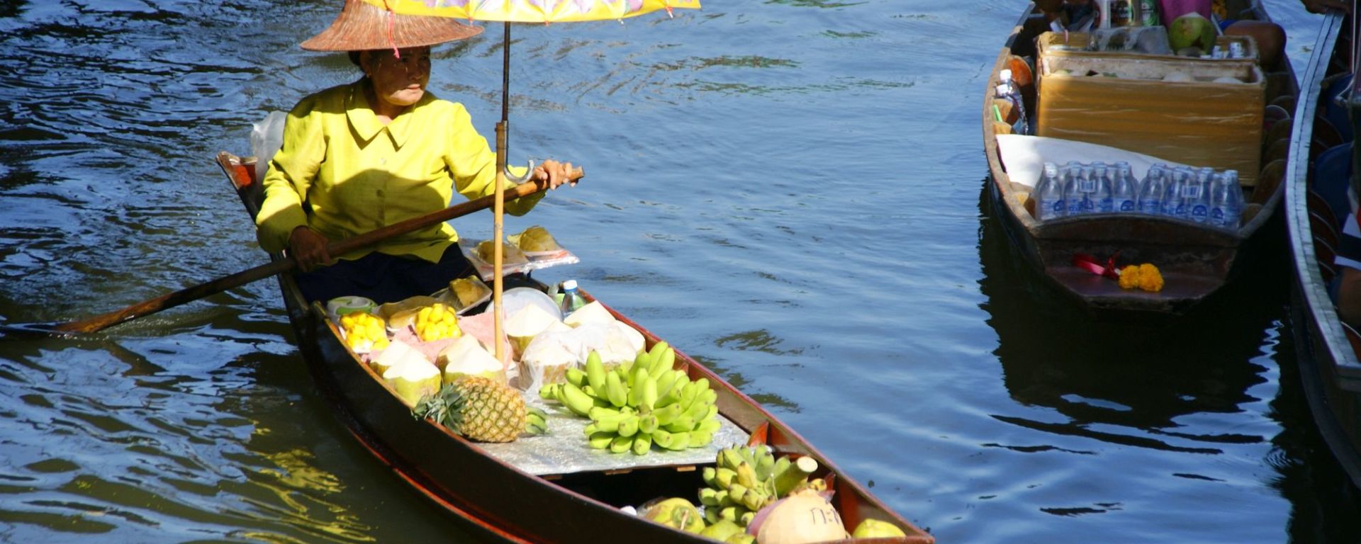 Railway- & Schwimmender Markt mit typischem Dorfleben in Bangkok: Damnoen Saduak Floating Market