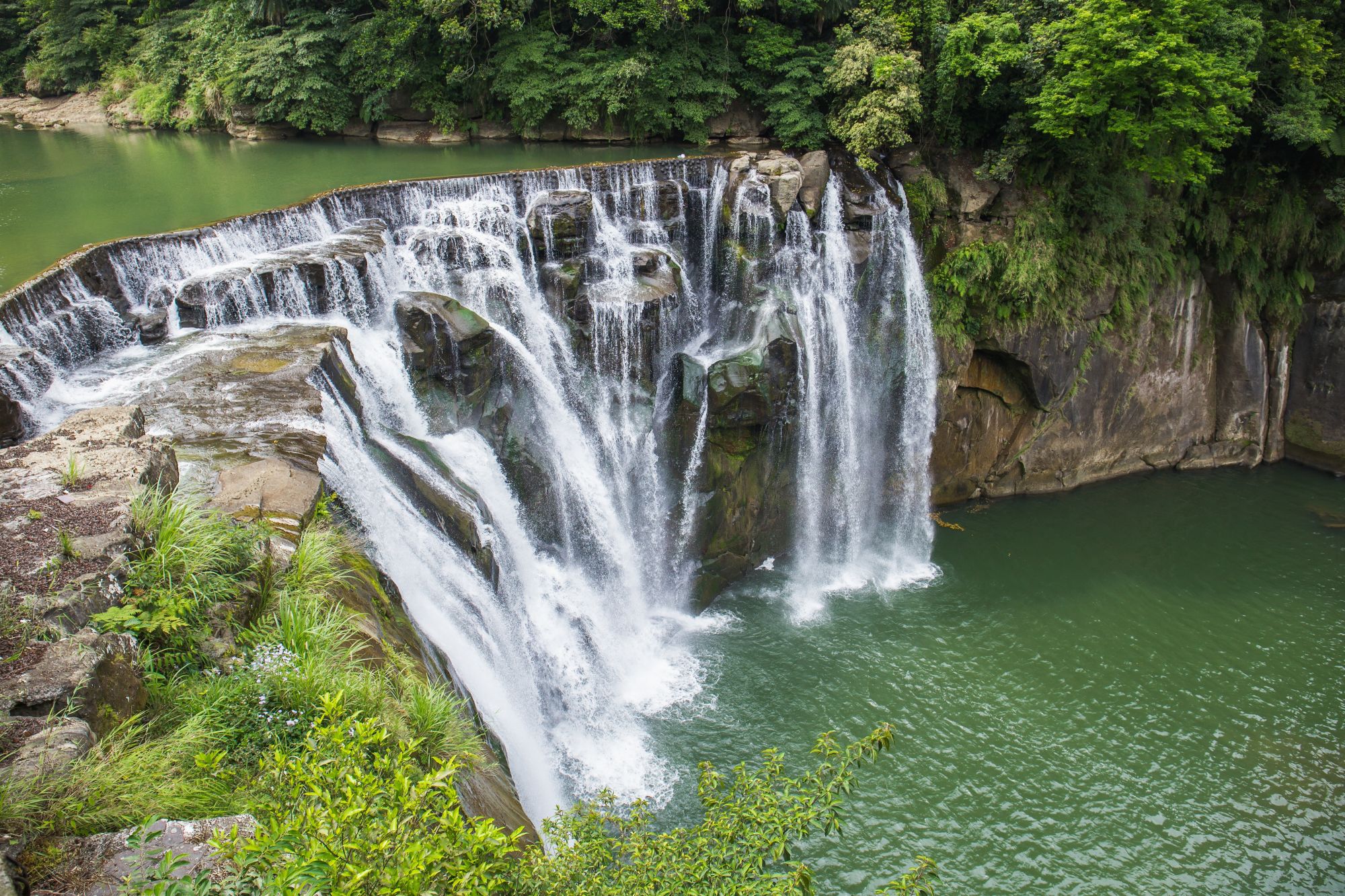 Natur & Kultur im Norden in Taipei: Shifen Waterfall