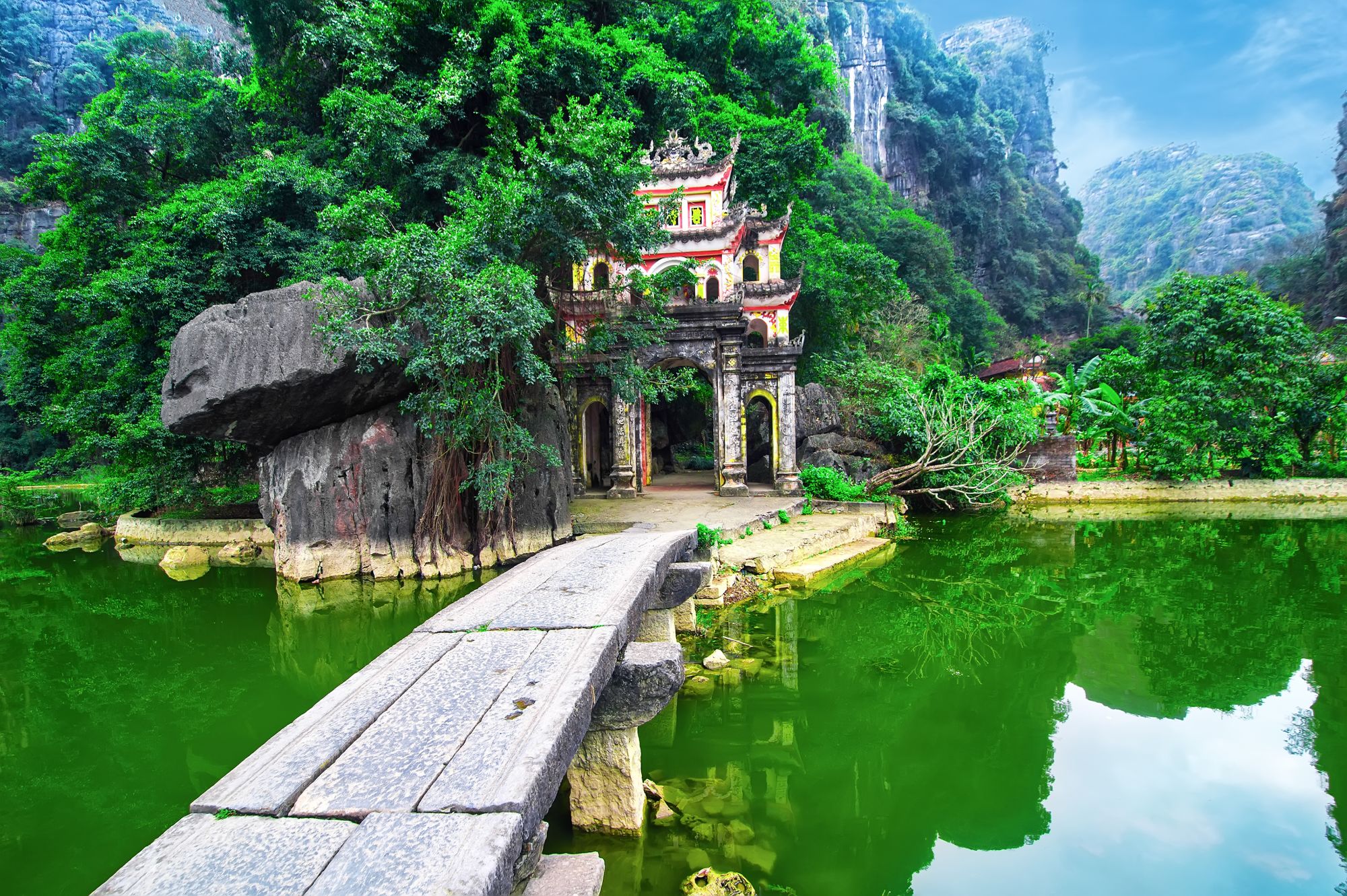 Das Naturreich von Tam Coc in Hanoi: Ninh Binh: Bich Dong pagoda