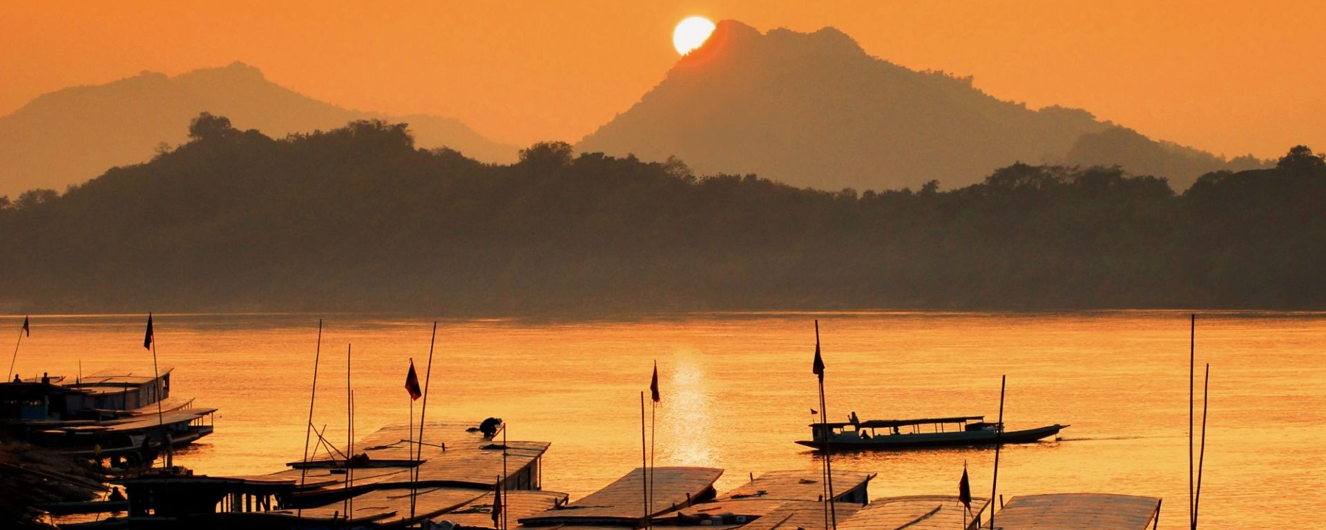 Sunset Cruise auf dem Mekong in Luang Prabang: Luang Prabang: Mekong River Port 