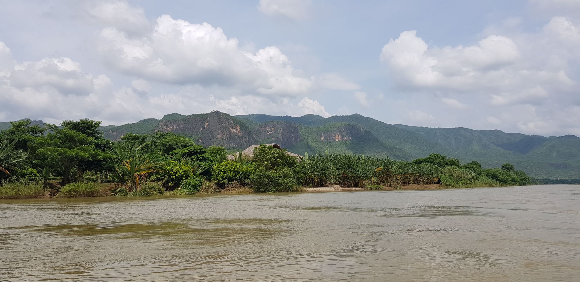 Vie authentique le long de la rivière Dohtawaddy à Mandalay: Dohtawaddy River