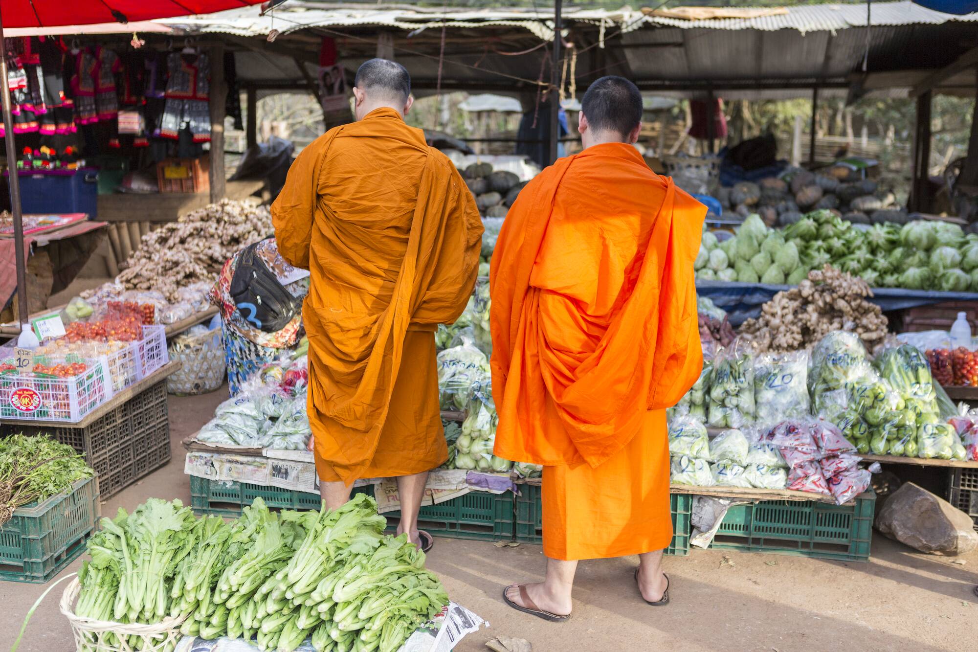 Railway Market & Schwimmender Markt Damnoen Saduak in Bangkok: Monks