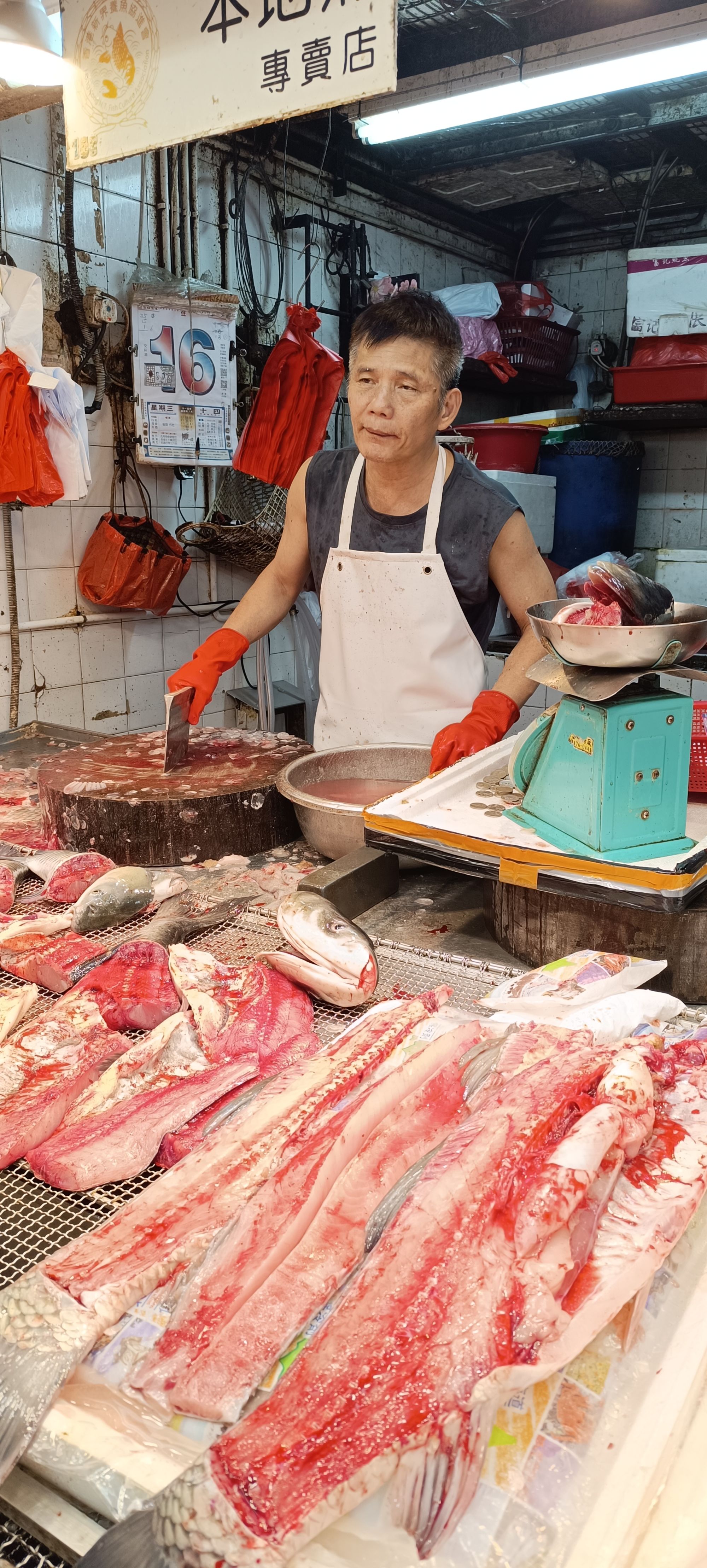 «New Territories» authentiques à Hong Kong: Butcher at work
