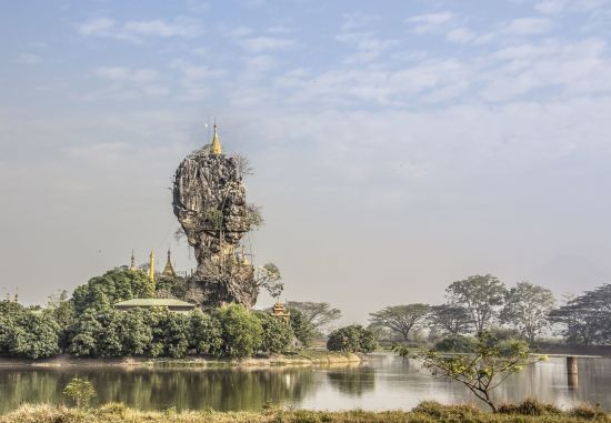 Faszinierendes Süd-Myanmar ab Yangon: Kyauk Kalat Pagoda in the surrounding area of Mawlamyine