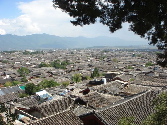Les hauts lieux du Yunnan de Kunming: Lijiang: roof tops