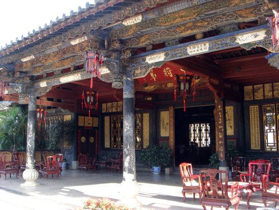 Yunnans Süden - Landschaften wie gemalt ab Kunming: Jian Shui: Zhu Family Garden Entrance