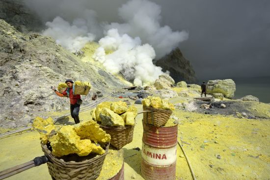 Imposanter Ijen Krater ab Südbali: Java Mount Ijen Patrick Loertscher