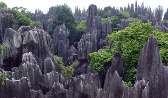 Yunnans Süden - Landschaften wie gemalt ab Kunming: Shilin Stone Forest