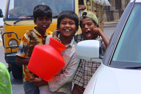 Le sud diversifié de l’Inde de Kochi: Bangalore: kids having fun