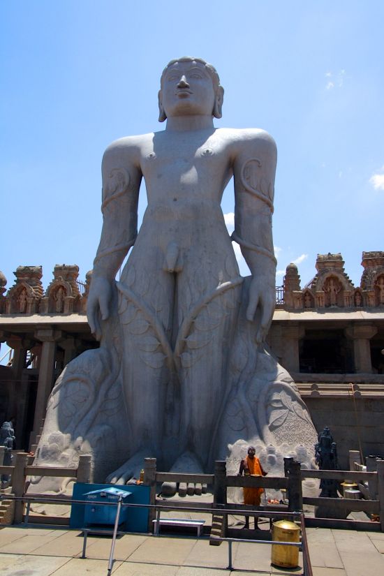 Le sud diversifié de l’Inde de Kochi: Sravanabelagola: giant statue