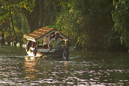 Les hauts lieux du sud de l'Inde de Chennai: Backwaters: local taxi