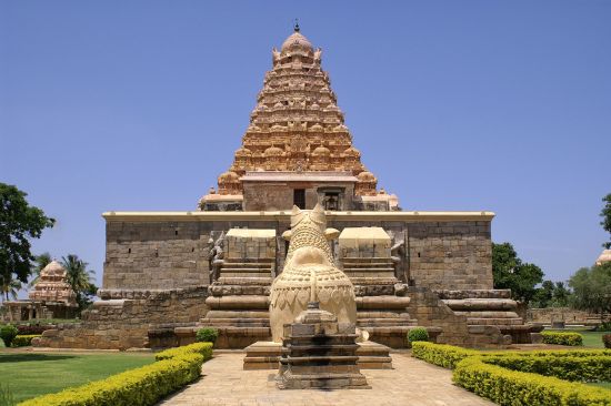 Les hauts lieux du sud de l'Inde de Chennai: Kumbakonam: Temple with Nandi
