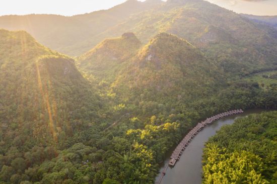 River Kwai Soft Adventure & Expérience avec les éléphants de Bangkok: location: aerial view
