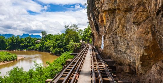 River Kwai Soft Adventure & Expérience avec les éléphants de Bangkok: River Kwai Railway Bridge