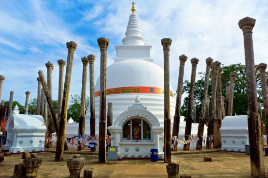 Sri Lanka für Geniesser ab Colombo: Anuradhapura Thuparamaya dagoba
