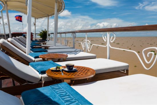 Flusskreuzfahrt nach Saigon ab Siem Reap: Jayavarman Pool Deck