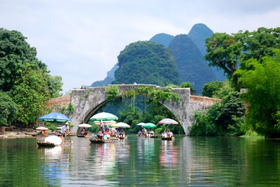 Rizières en terrasses & paysages montagneux de Guilin: Yangshuo: Yulong River