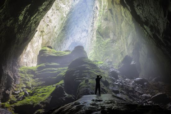 Zentralvietnam aktiv erleben ab Hue: Mystery misty cave entrance in Son Doong Cave