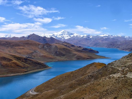 Avec le train du Tibet sur le toit du monde de Pékin: Yamdrok Lake