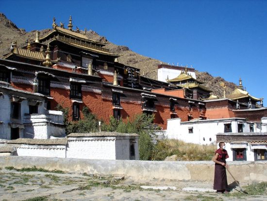 Avec le train du Tibet sur le toit du monde de Pékin: Shigatse Monastery