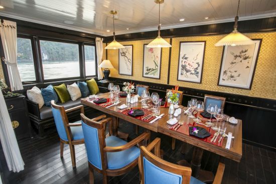 Halong Bucht Kreuzfahrten mit «Legend Halong» Privatboot ab Hanoi: f&b: Bhaya Legend 3-cabin