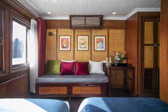 Halong Bucht Kreuzfahrten mit «Legend Halong» Privatboot ab Hanoi: room: Bhaya Legend 2-cabin | Suite Cabin | Twin