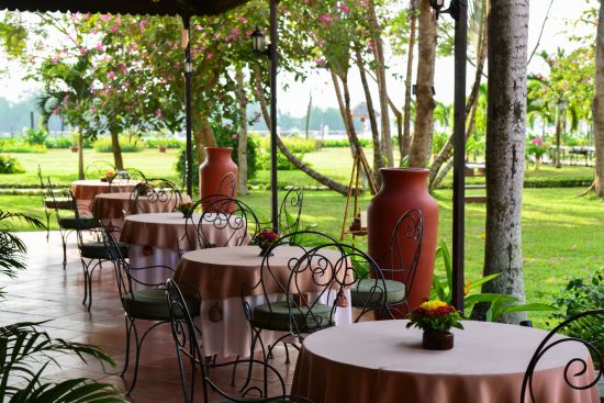 Grenzenlose Faszination bis Phu Quoc ab Siem Reap: Victoria Can Tho_Facilities_Spices Restaurant_Terrace