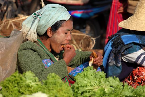 Wandern im malerischen Shan Staat (3 Tage) ab Inle Lake: Kalaw market