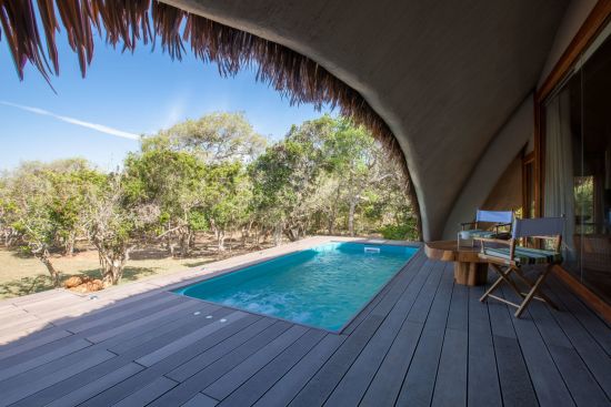Uga Chena Huts - Safari dans le parc national de Yala - 3 jours de Colombo: room: Plunge Pool and Deck of Cabin
