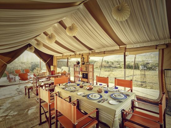Le Ladakh luxueux de Leh: reception tent interior