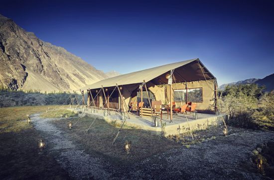Le Ladakh luxueux de Leh: reception tent exterior