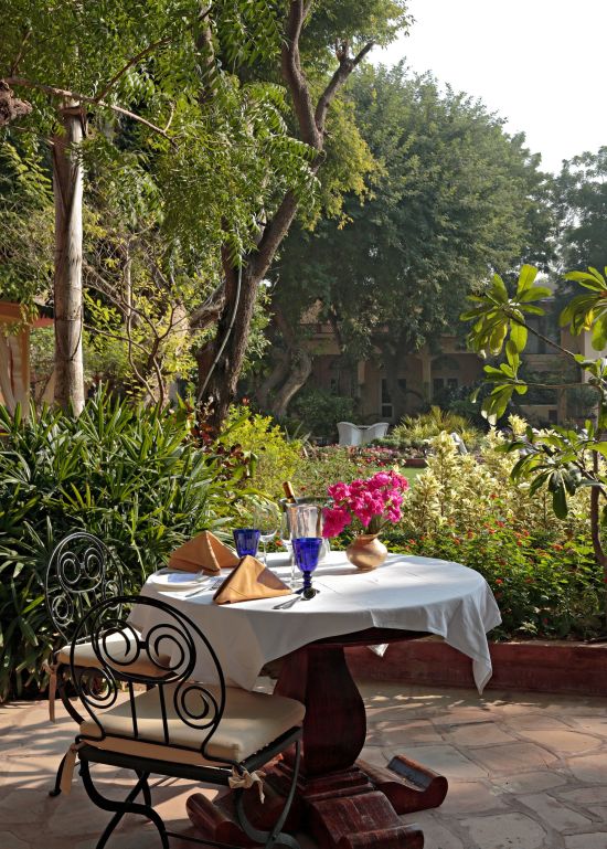 Romantisme des palais et magie du désert de Jodhpur: f&b: Garden Lunch at Rohet Garh