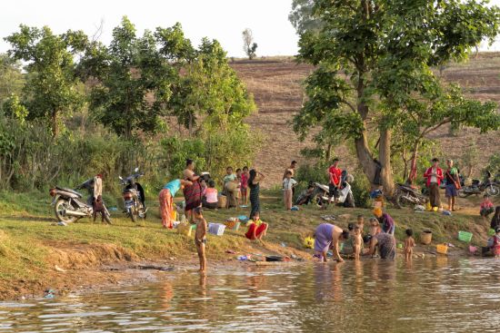 Ursprüngliches Myanmar ab Yangon: Sagar Lake Evening Bath