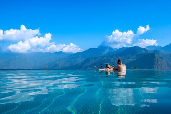 Abenteuer Sapa «Hiking Package» ab Hanoi: Topas Ecolodge Pool