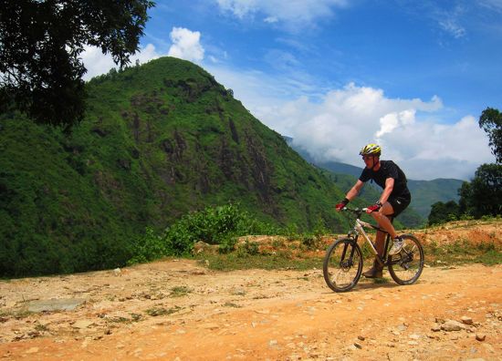 Abenteuer Sapa «Hiking & Biking Package» ab Hanoi: Mountain Biking (6)