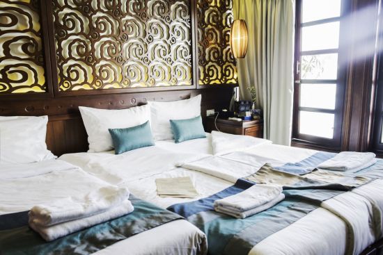 Croisières dans la baie de Halong avec «Bhaya Classic» de Hanoi: room: Deluxe Cabin