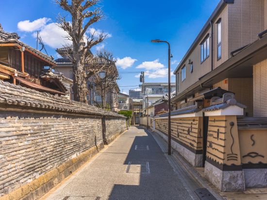 La diversité du Japon de Tokyo: Cob walls of Edo period in Yanaka