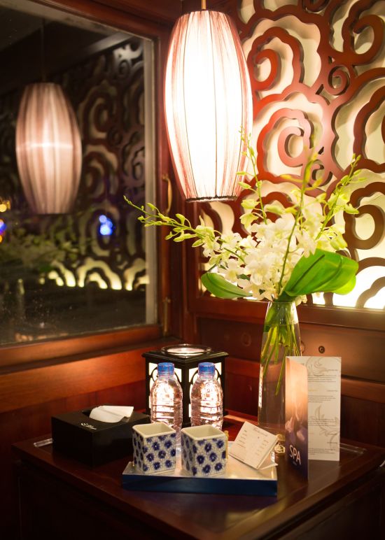 Croisières dans la baie de Halong avec «Bhaya Classic» de Hanoi: opinion: Cabin detail