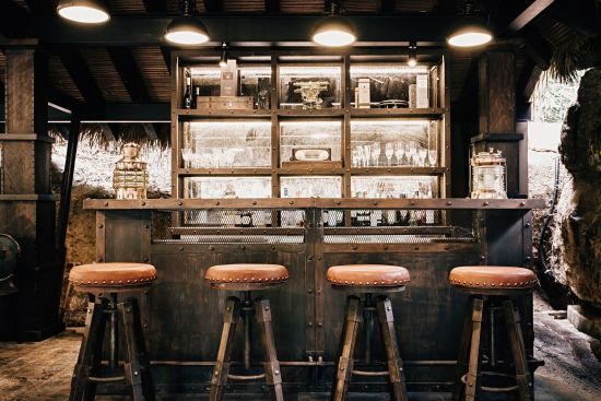 Shinta Mani Wild – Forfait aventure de luxe de Phnom Penh: Landing Zone bar 8