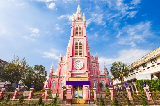 Grand voyage en Indochine de Hanoi: Saigon Tan Dinh parish church or Church of the Sacred Heart of Jesus