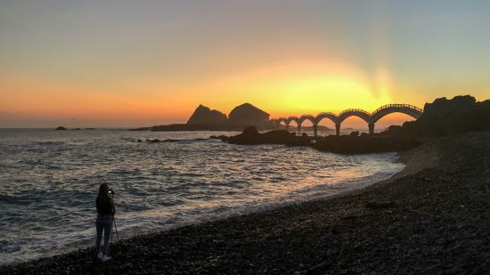 La côte orientale sauvage de Taïwan de Taipei: Sanxiantai Bridge