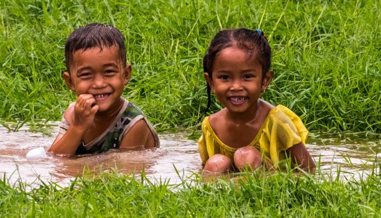 Le Cambodge pour explorateurs de Siem Reap: Kampot kids having fun
