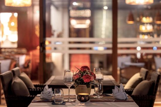 Croisière fluviale luxueuse au Laos de Vientiane: heritage-line-i-upper-mekong-i-laos-i-anouvong-i-dining-set-up_54267308494_o