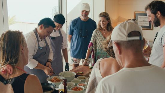 Traumhafte Kreuzfahrt ins Herz der Molukken ab Ambon: Aqua Blu | Cooking demonstration