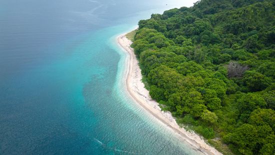 Traumhafte Kreuzfahrt ins Herz der Molukken ab Ambon: Aqua Blu | Island